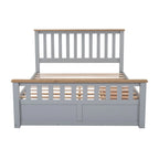 Letto matrimoniale Queen grigio in pino naturale con cassetti e testiera in legno