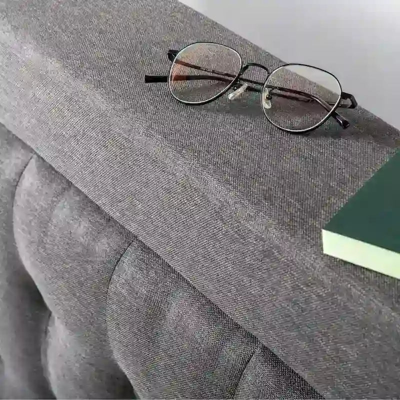 Struttura letto imbottita con bottoni trapuntati grigio scuro - California King