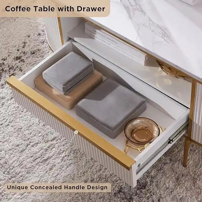 Tavolino da salotto moderno di lusso con scanalature, tavolino con piano in finto marmo