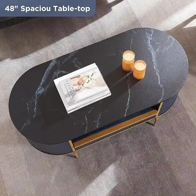 Tavolino da salotto moderno di lusso con scanalature, tavolino con piano in finto marmo