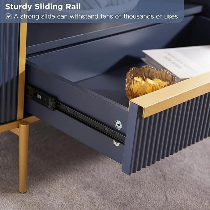 Tavolino da salotto moderno di lusso con scanalature, tavolino con piano in finto marmo
